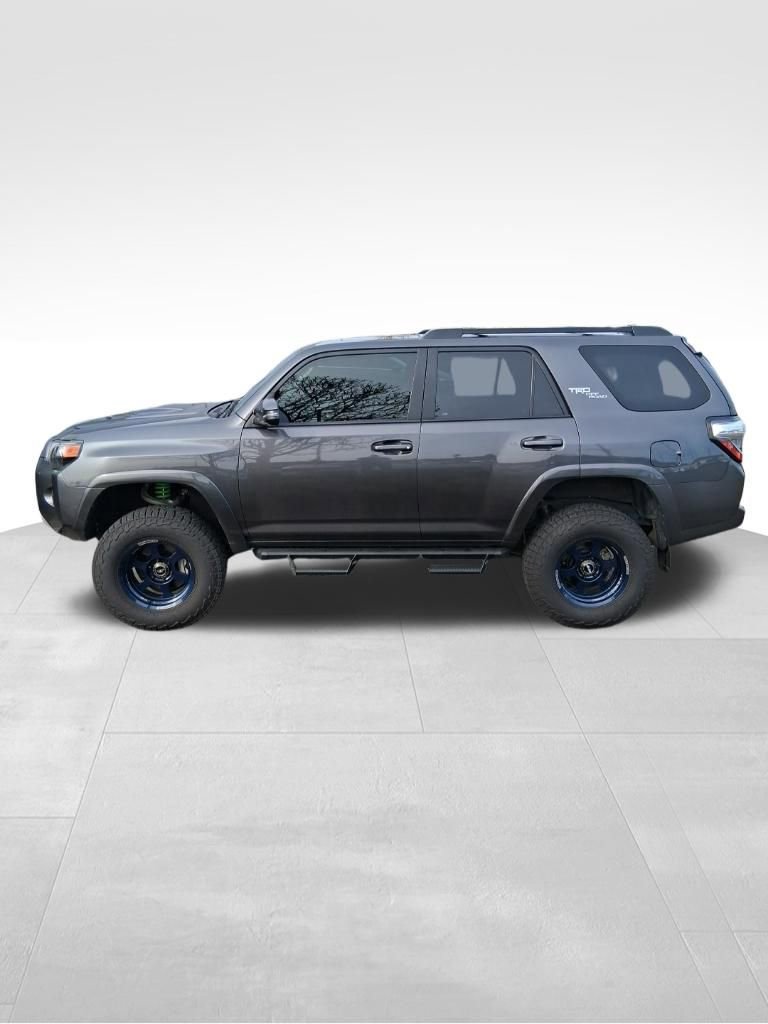 Used 2022 Toyota 4Runner TRD Off-Road Premium image 8