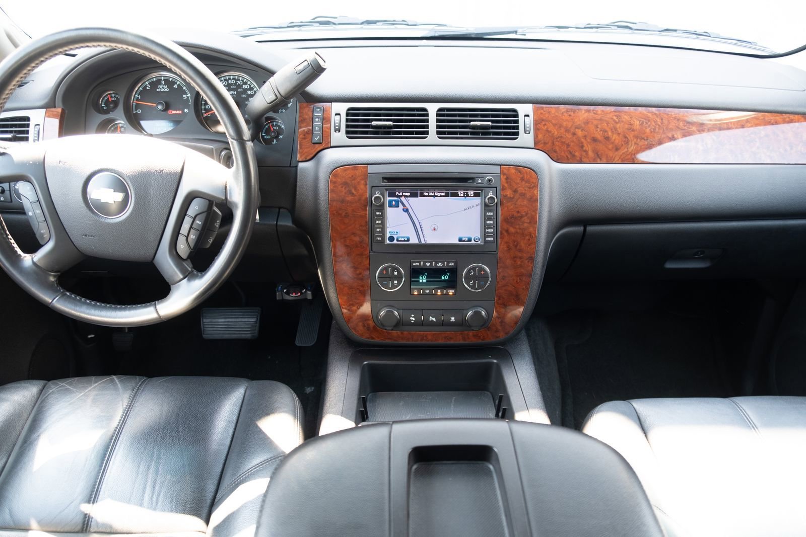 Used 2008 Chevrolet Suburban 2500 LT w/ LT Preferred Equipment Group AWD/4WD image 18