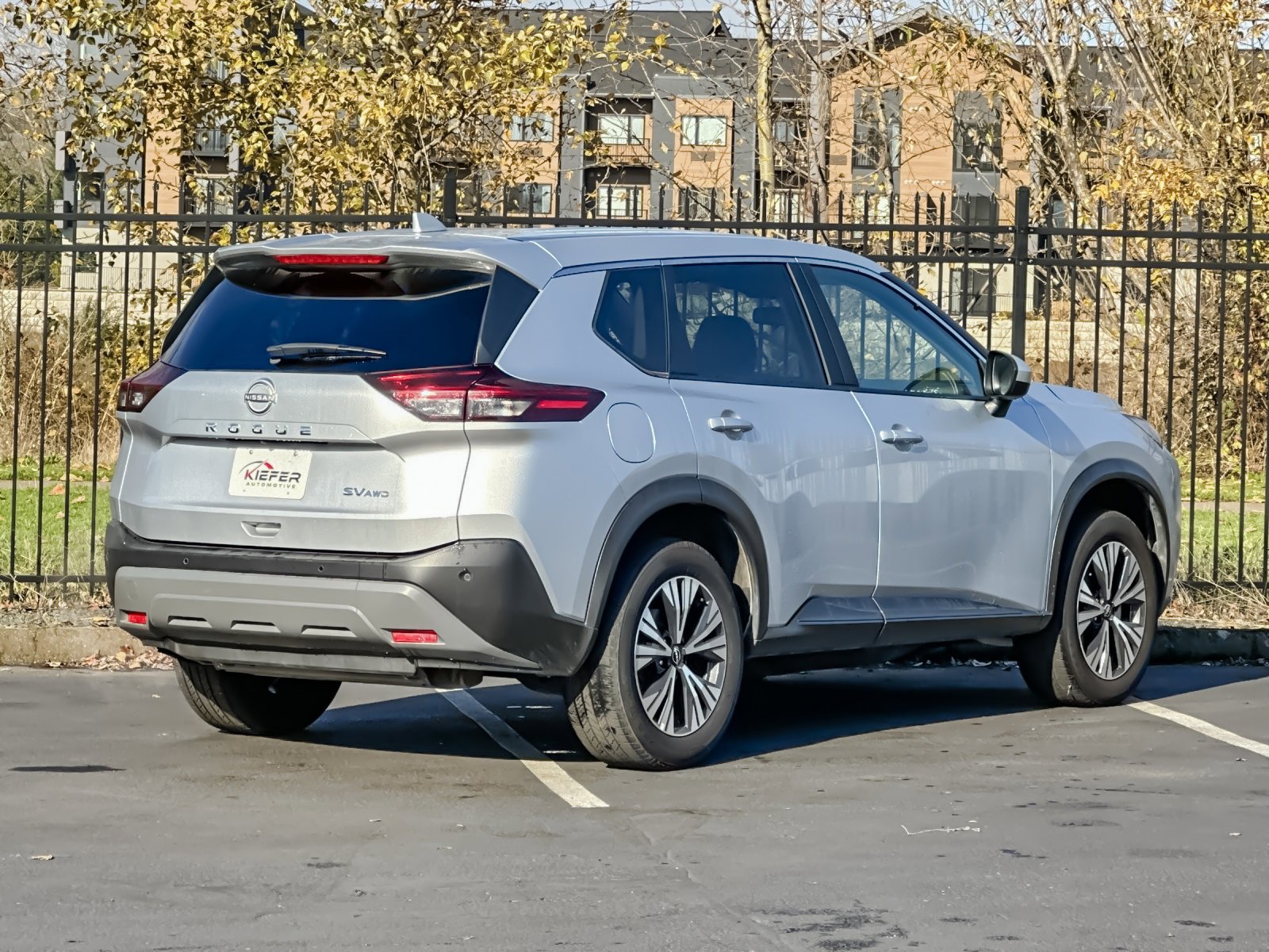 Used 2023 Nissan Rogue SV image 4