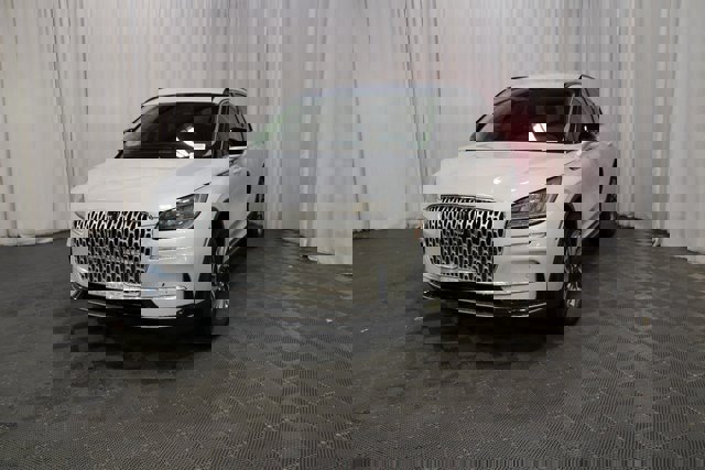 New 2026 Lincoln Corsair Premiere image 48