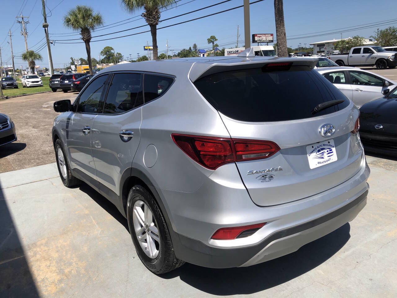 Used 2017 Hyundai Santa Fe Sport w/ Cargo Package FWD image 3
