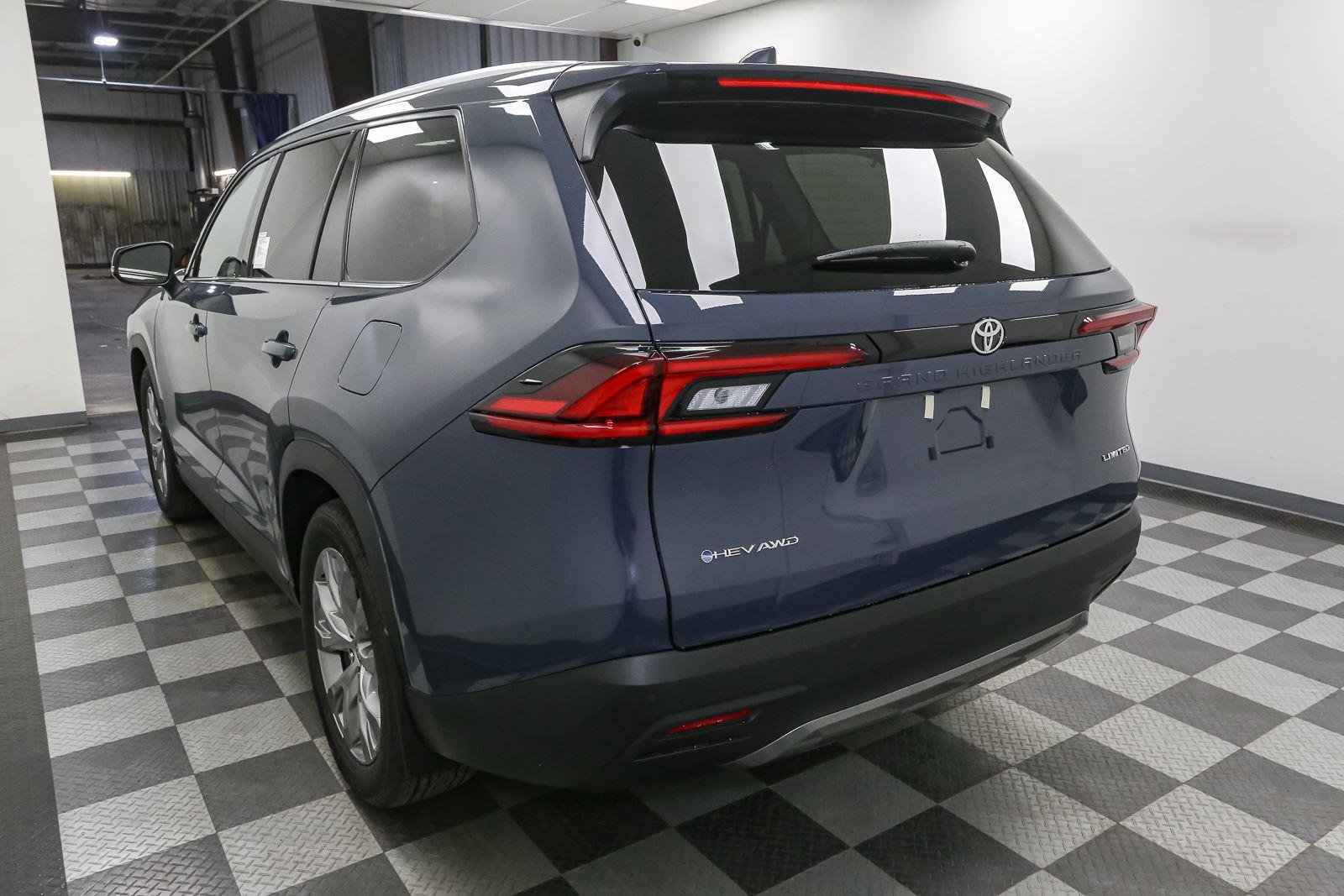 New 2026 Toyota Grand Highlander Limited image 9