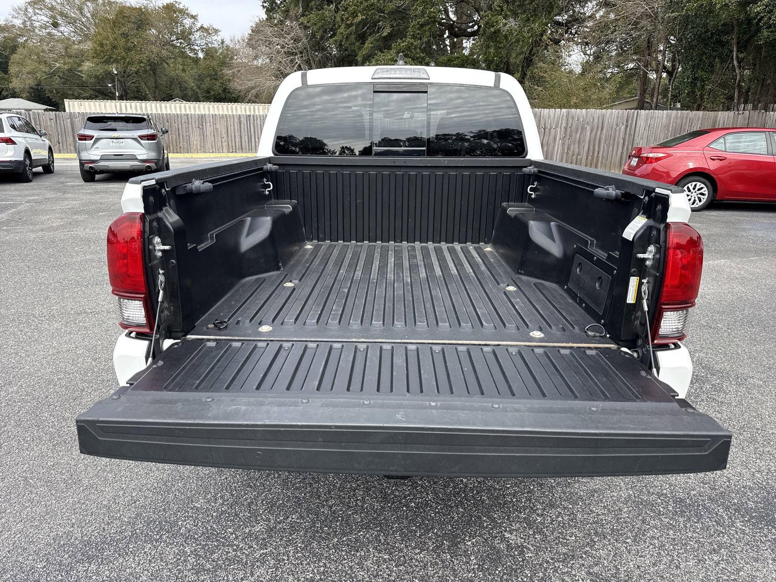 Used 2023 Toyota Tacoma SR5 w/ Technology Package AWD/4WD image 28
