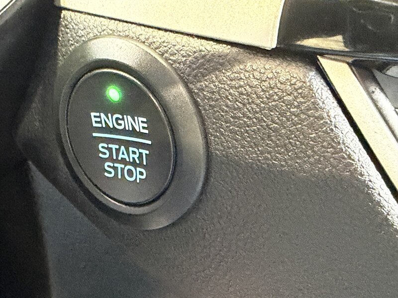 Used 2020 Ford Escape SE Sport FWD image 26