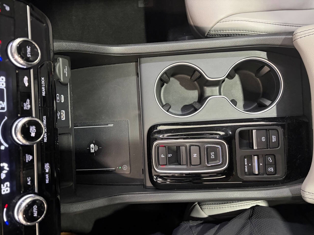 Used 2024 Honda Pilot Touring image 21