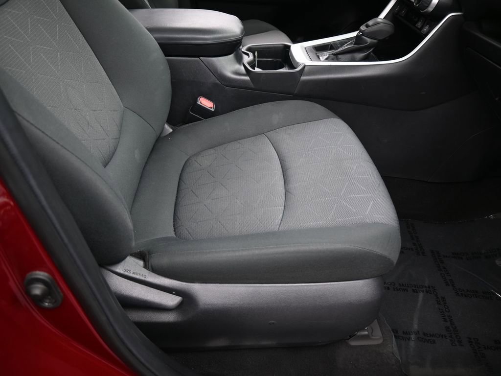 Used 2020 Toyota RAV4 XLE w/ Convenience Package image 40