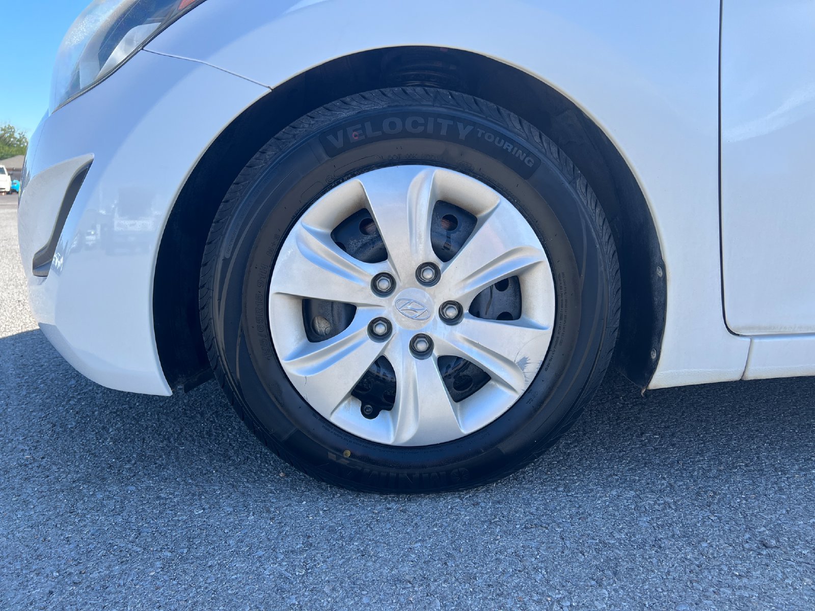 Used 2015 Hyundai Elantra SE FWD image 24