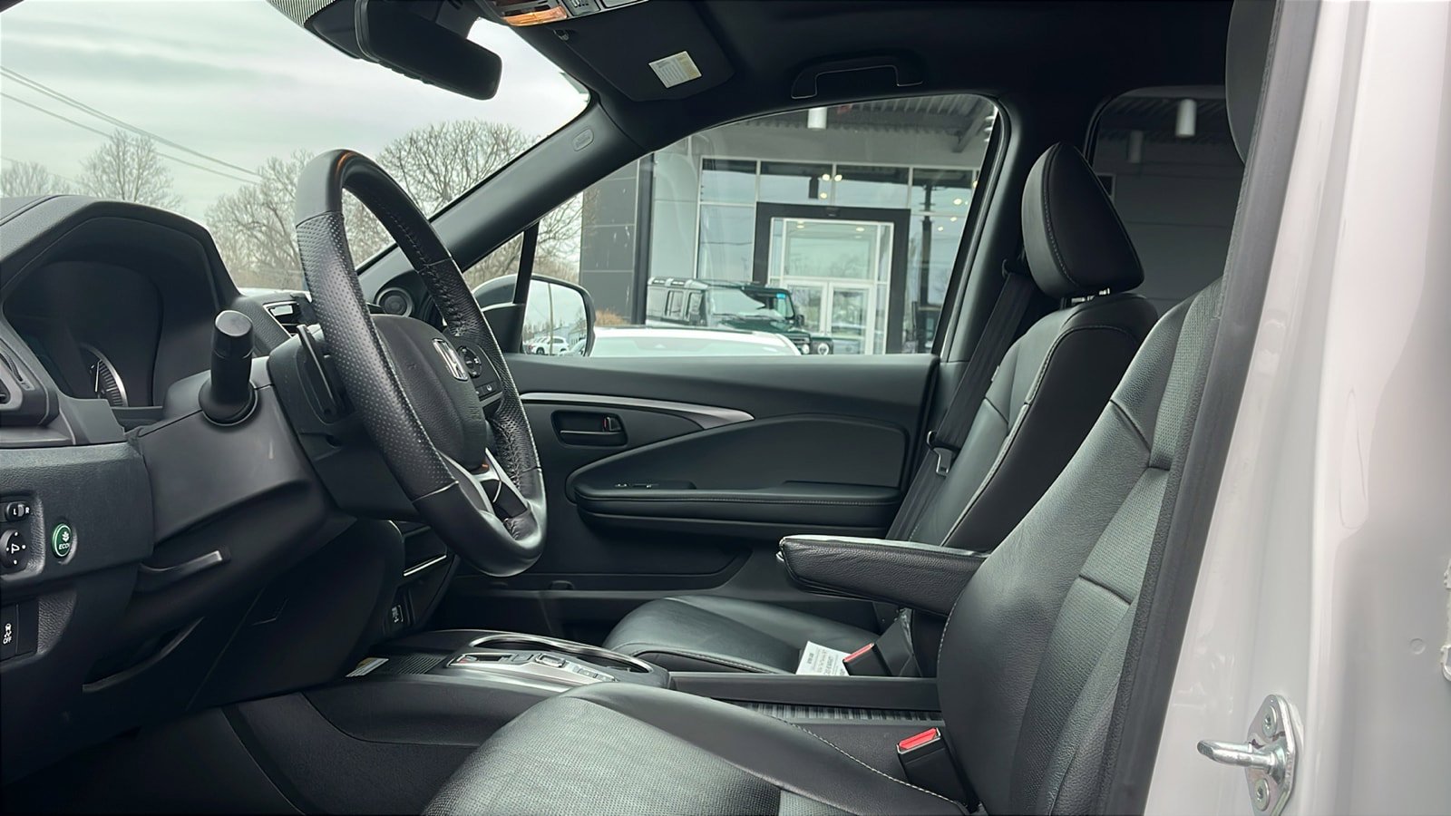 Used 2023 Honda Passport EX-L image 9