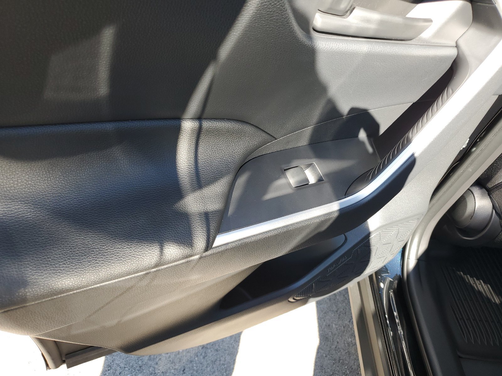 Certified 2025 Toyota RAV4 LE AWD/4WD image 16