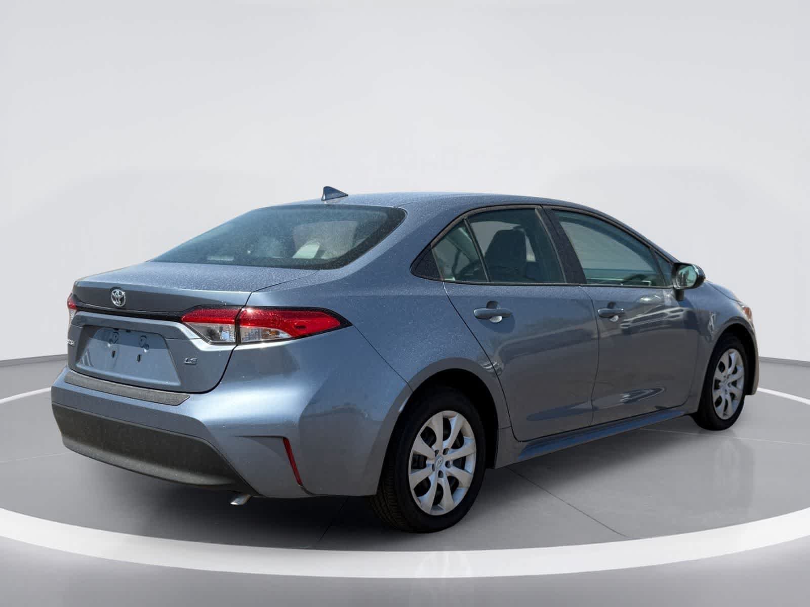 Used 2026 Toyota Corolla LE w/ Carpet Mat Package (TMS) FWD image 5