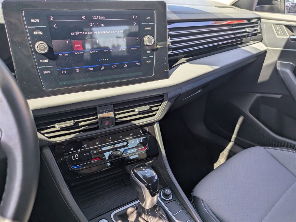 Used 2025 Volkswagen Jetta SE image 20