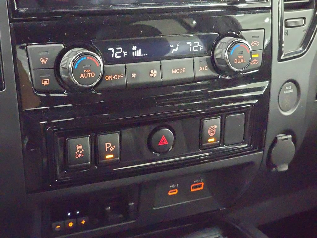Used 2024 Nissan Titan SV w/ SV Convenience Package RWD image 17