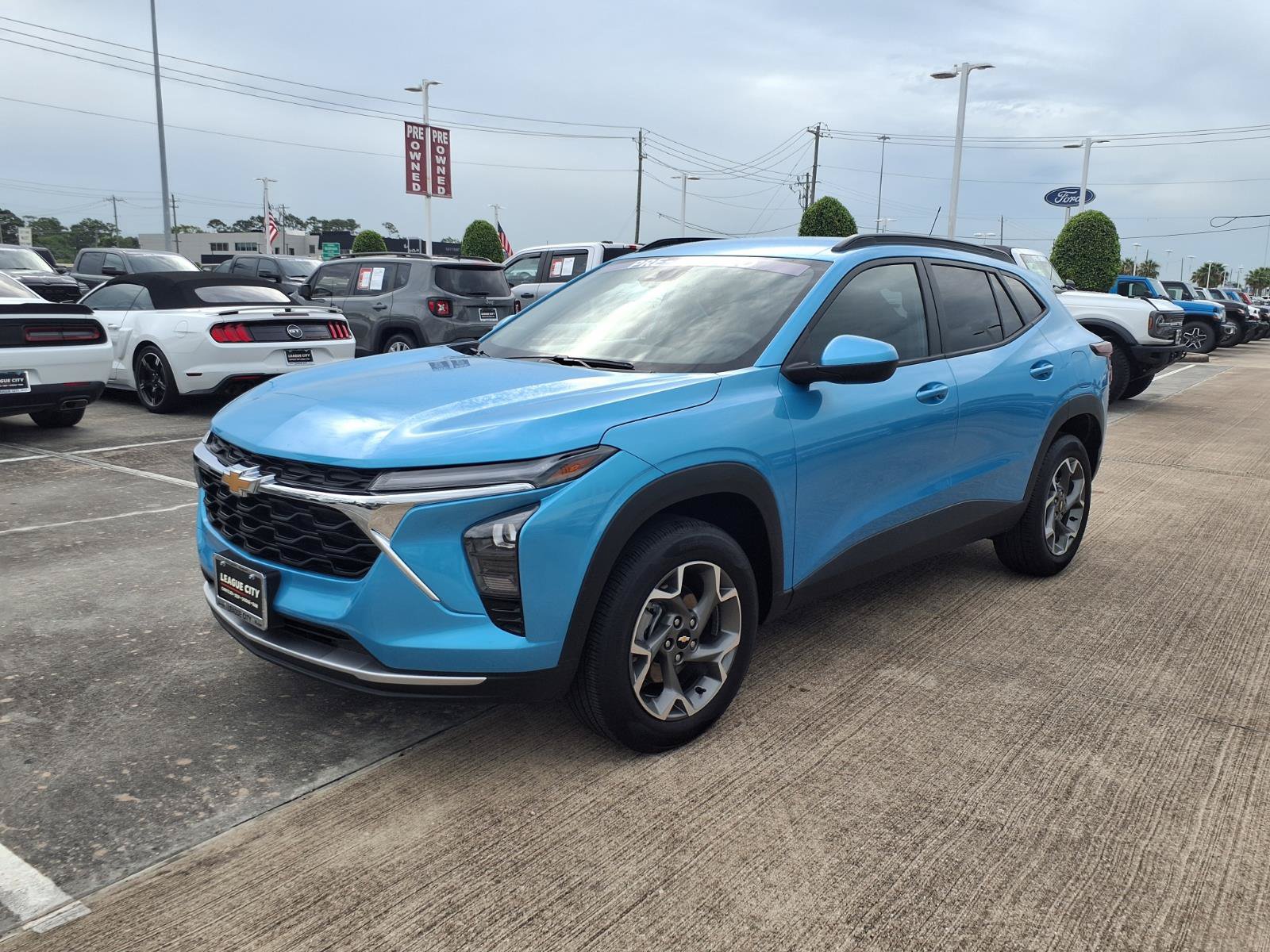 Used 2026 Chevrolet Trax LT FWD image 3