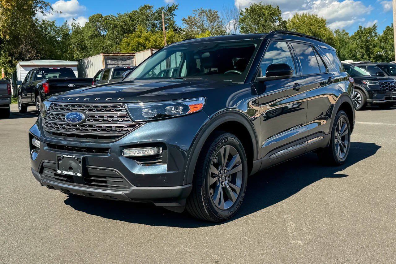 Used 2023 Ford Explorer XLT w/ Equipment Group 202A AWD/4WD image 7