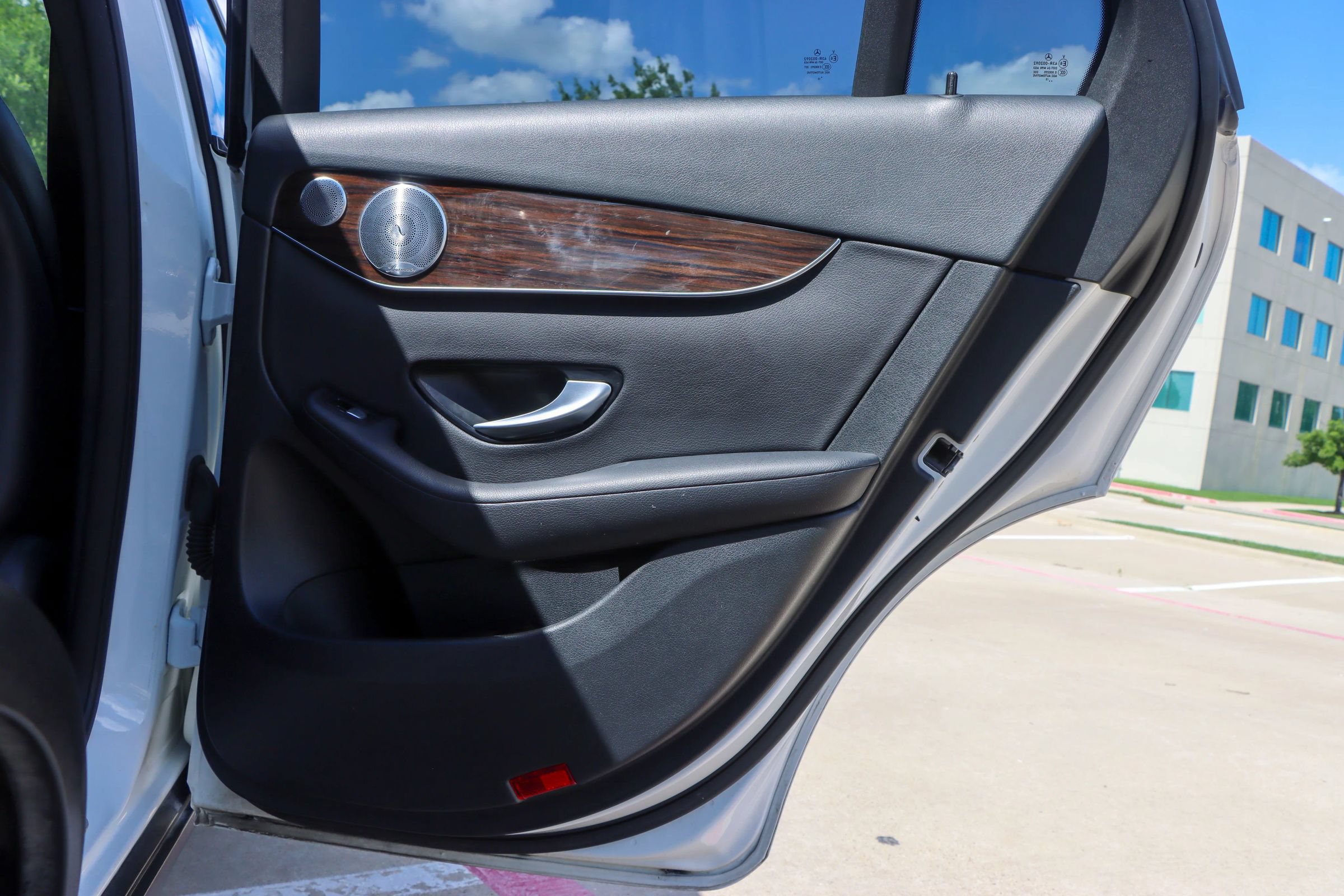 Used 2016 Mercedes-Benz GLC 300 w/ Premium Package image 10