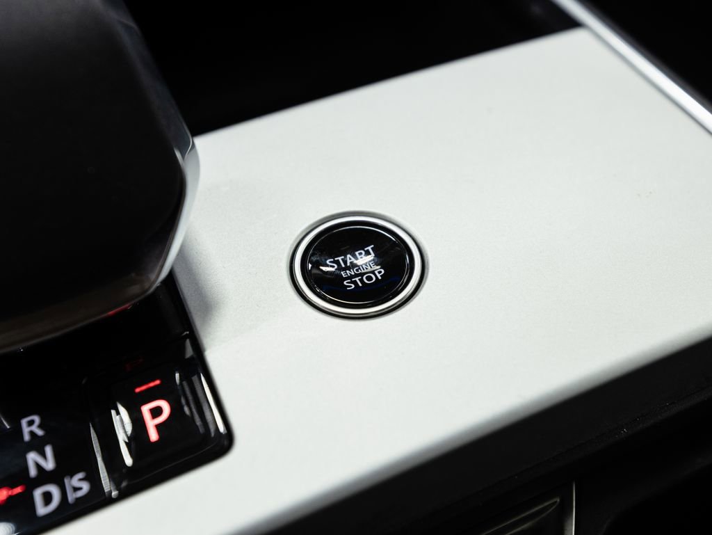 Used 2024 Land Rover Range Rover Autobiography image 15