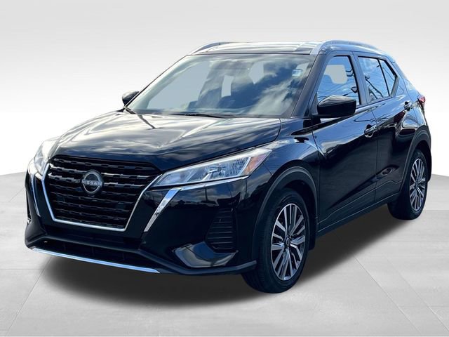 Used 2023 Nissan Kicks SV image 3