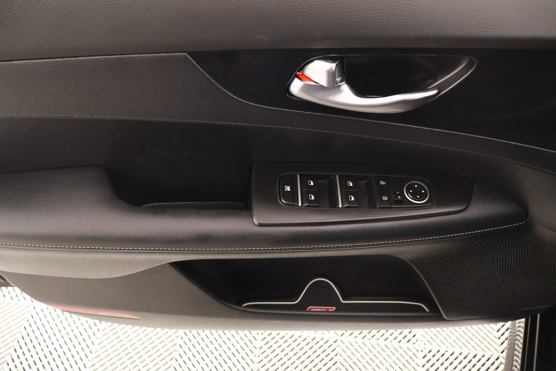 Used 2024 Kia Forte GT-Line w/ GT-Line Premium Package image 16