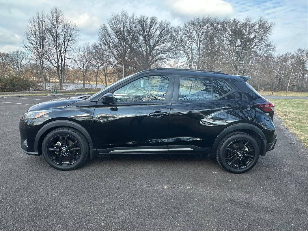 Used 2021 Nissan Kicks SR image 2