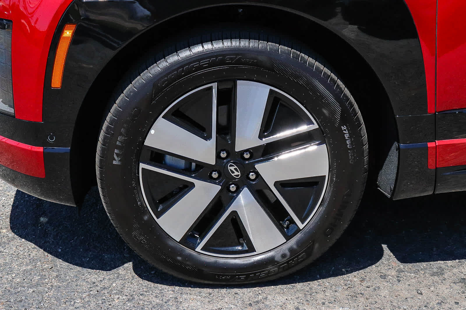 New 2026 Hyundai Ioniq 9 SEL w/ Tow & Go Package AWD/4WD image 14