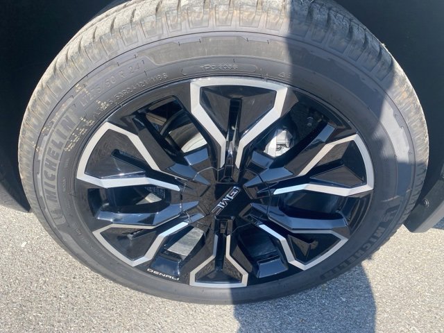 New 2025 GMC Sierra EV Denali image 10