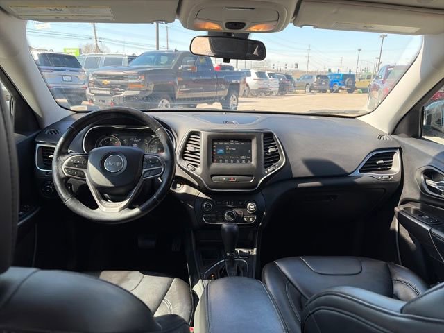 Used 2020 Jeep Cherokee Latitude Plus w/ Cold Weather Group FWD image 17