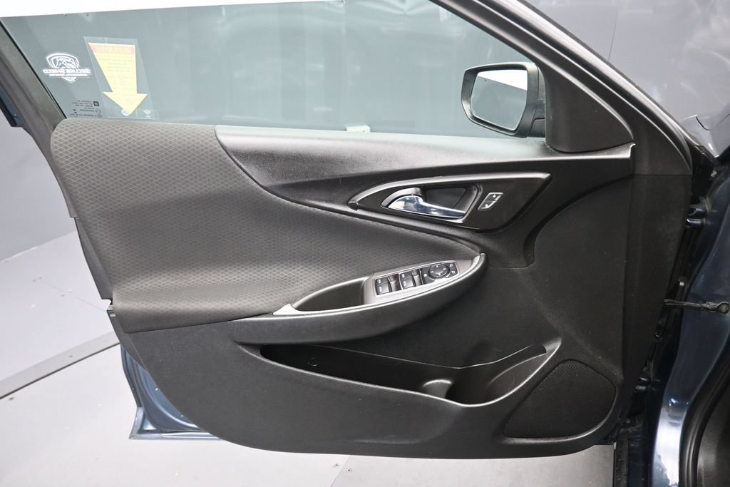 Used 2020 Chevrolet Malibu LS FWD image 9