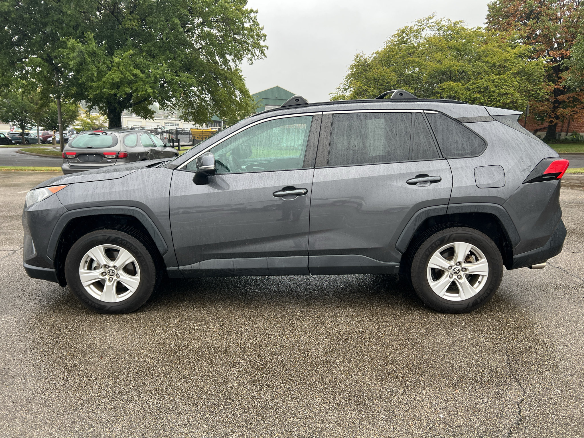 Used 2021 Toyota RAV4 XLE w/ Convenience Package AWD/4WD image 6