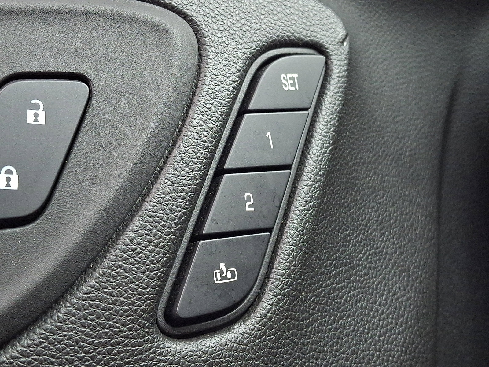 Used 2023 Buick Encore GX Essence image 22