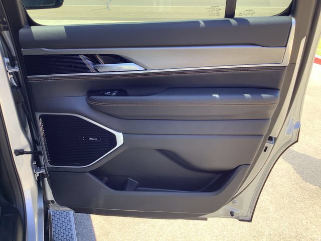 New 2026 Jeep Grand Wagoneer 4WD image 36