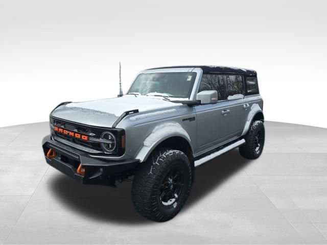 Used 2023 Ford Bronco Outer Banks image 2