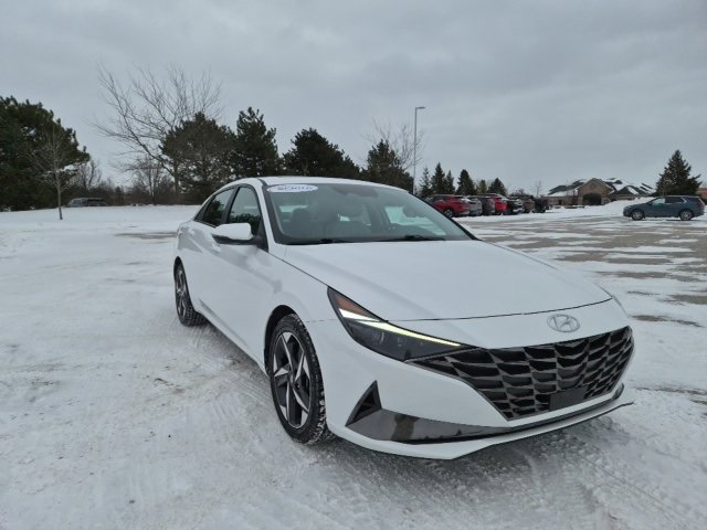 Used 2023 Hyundai Elantra Limited image 3