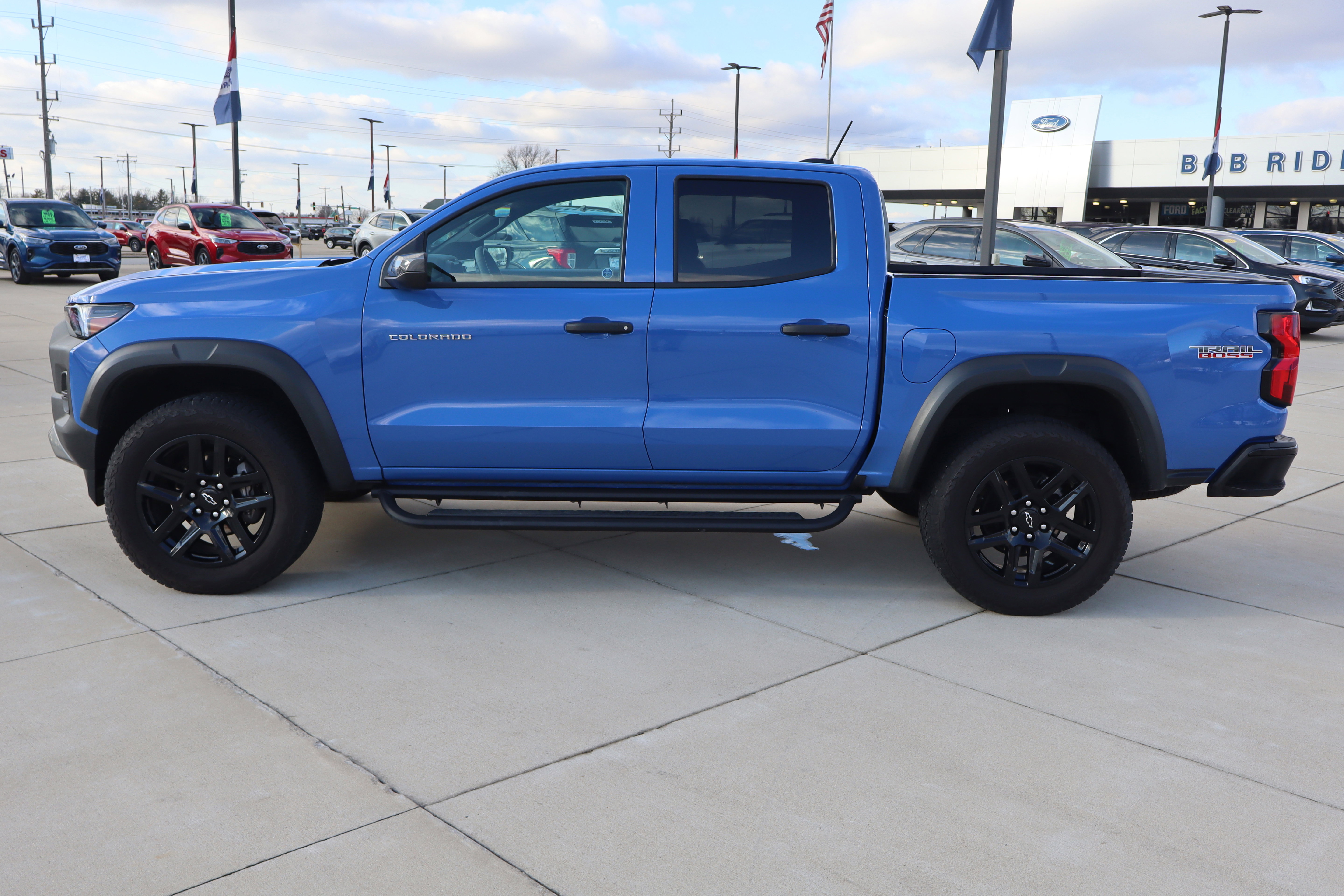 Used 2025 Chevrolet Colorado Trail Boss image 9