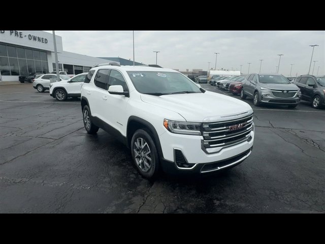 Certified 2023 GMC Acadia SLT image 2