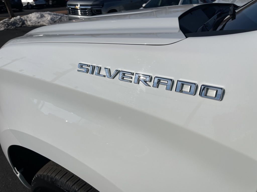 Used 2023 Chevrolet Silverado 1500 Custom image 5