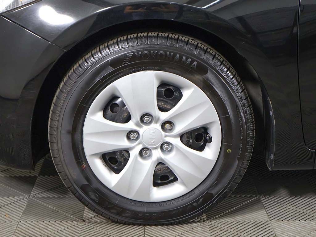 Used 2015 Kia Forte LX FWD image 16