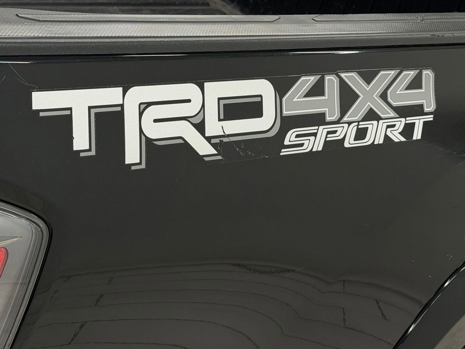 Used 2020 Toyota Tacoma TRD Sport w/ TRD Premium Sport Package AWD/4WD image 39