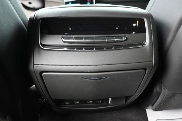 Used 2026 Cadillac Escalade V AWD/4WD image 30