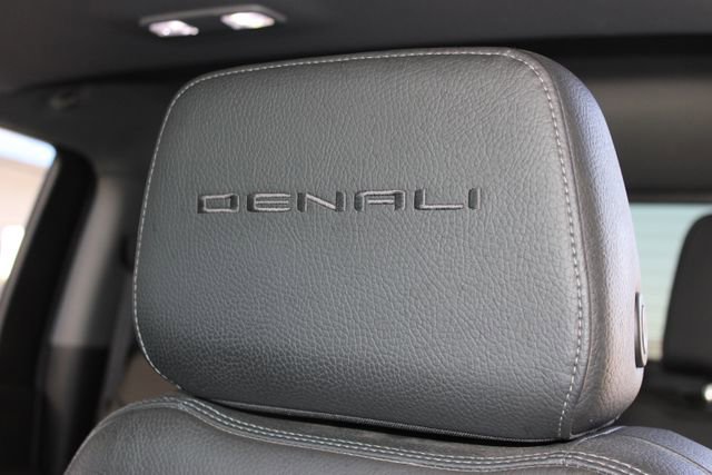 Used 2023 GMC Sierra 3500 Denali w/ Denali Ultimate Package AWD/4WD image 29