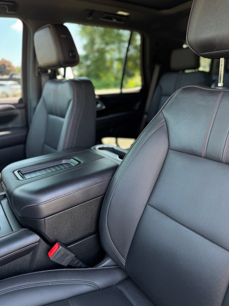 Used 2023 Chevrolet Tahoe RST w/ Luxury Package AWD/4WD image 40