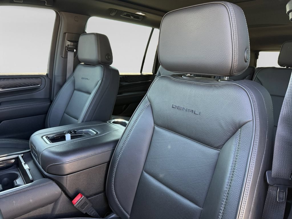 Used 2023 GMC Yukon XL Denali w/ LPO, Floor Liner Package AWD/4WD image 23