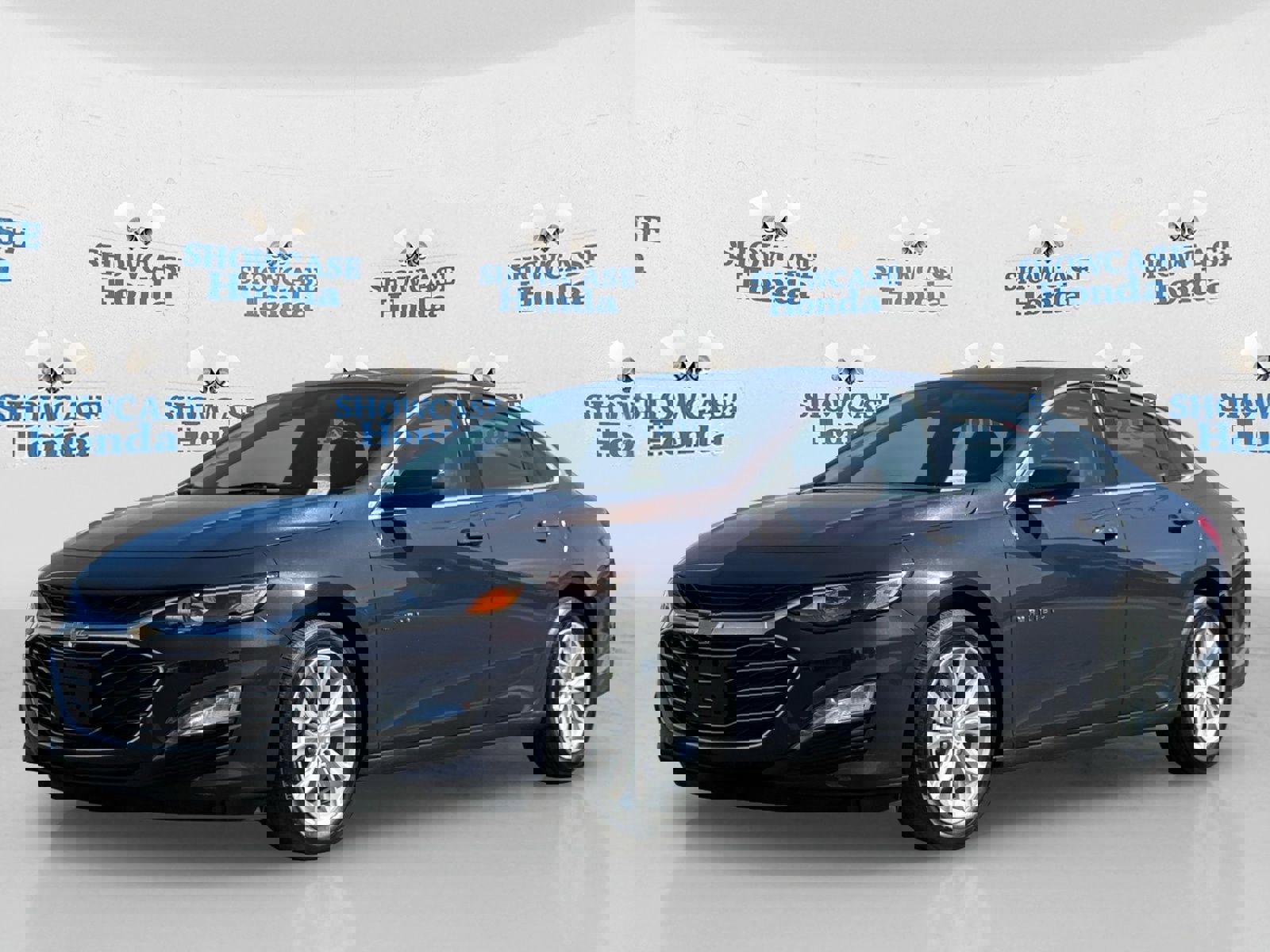 Used 2025 Chevrolet Malibu LT image 2