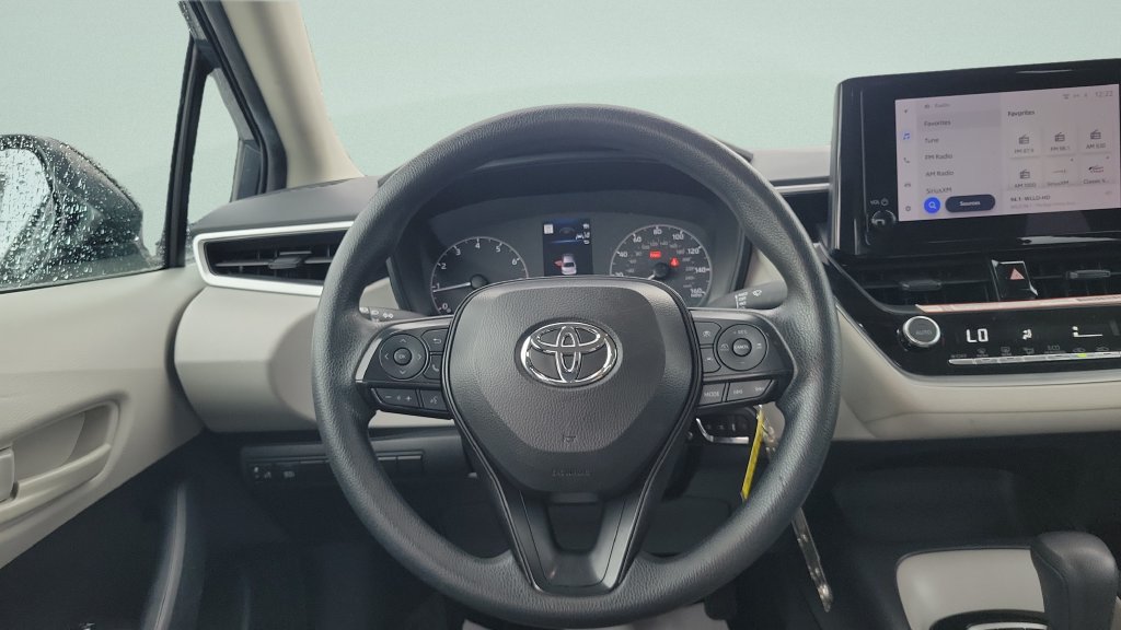 Used 2025 Toyota Corolla LE FWD image 11
