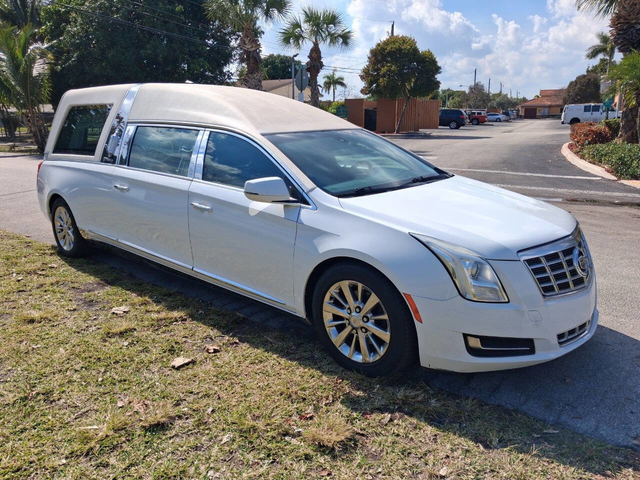 Used 2014 Cadillac XTS Hearse image 3