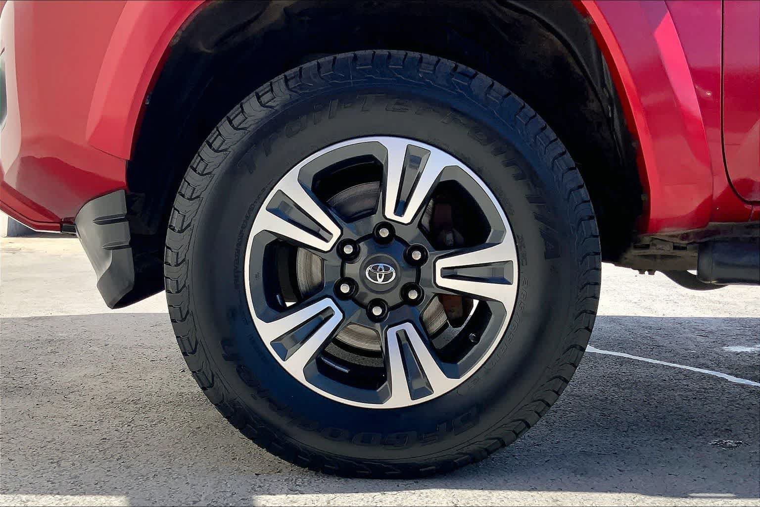 Used 2017 Toyota Tacoma TRD Sport RWD image 8