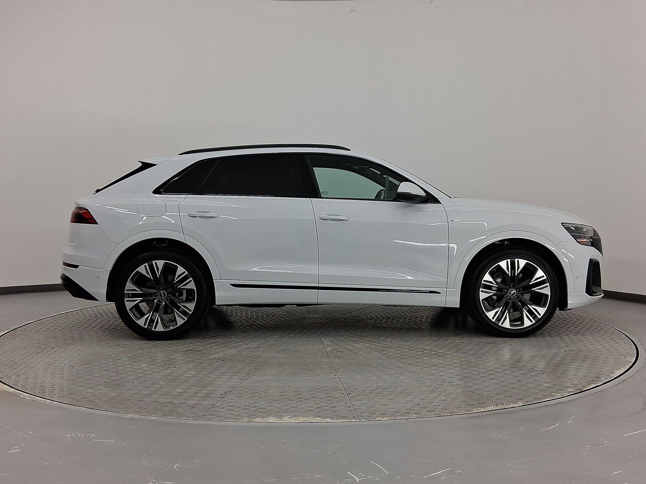 New 2026 Audi Q8 Premium Plus image 8