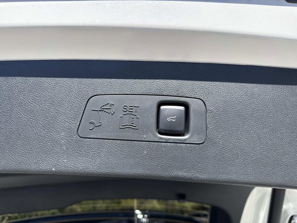 New 2026 Lincoln Corsair Premiere image 12