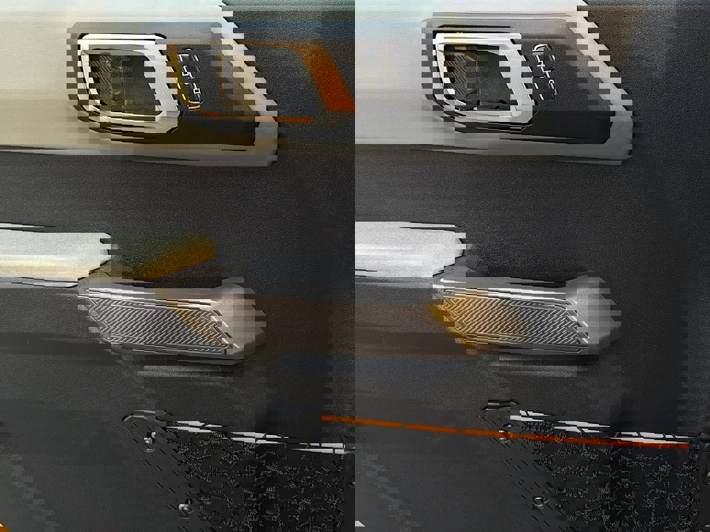 Used 2022 Ford Bronco Badlands image 21