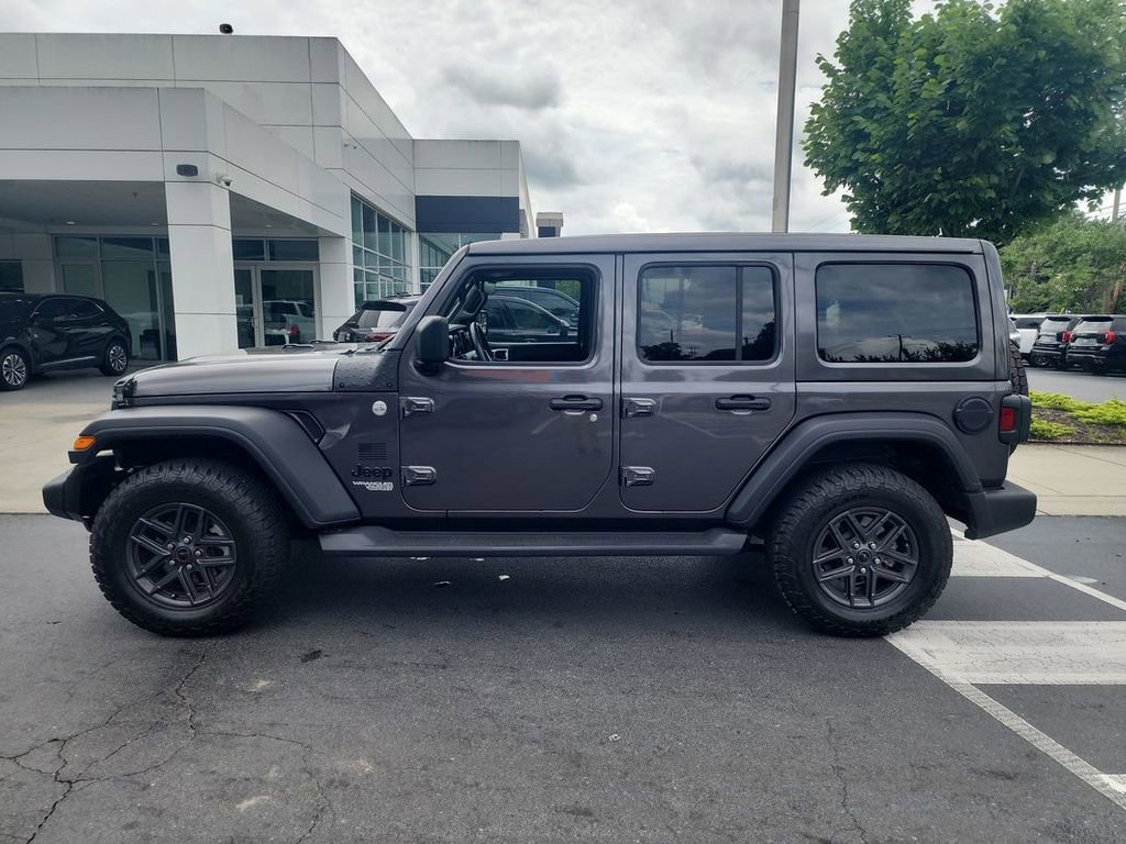 Used 2021 Jeep Wrangler Unlimited Sport w/ Sun And Sound Package AWD/4WD image 5
