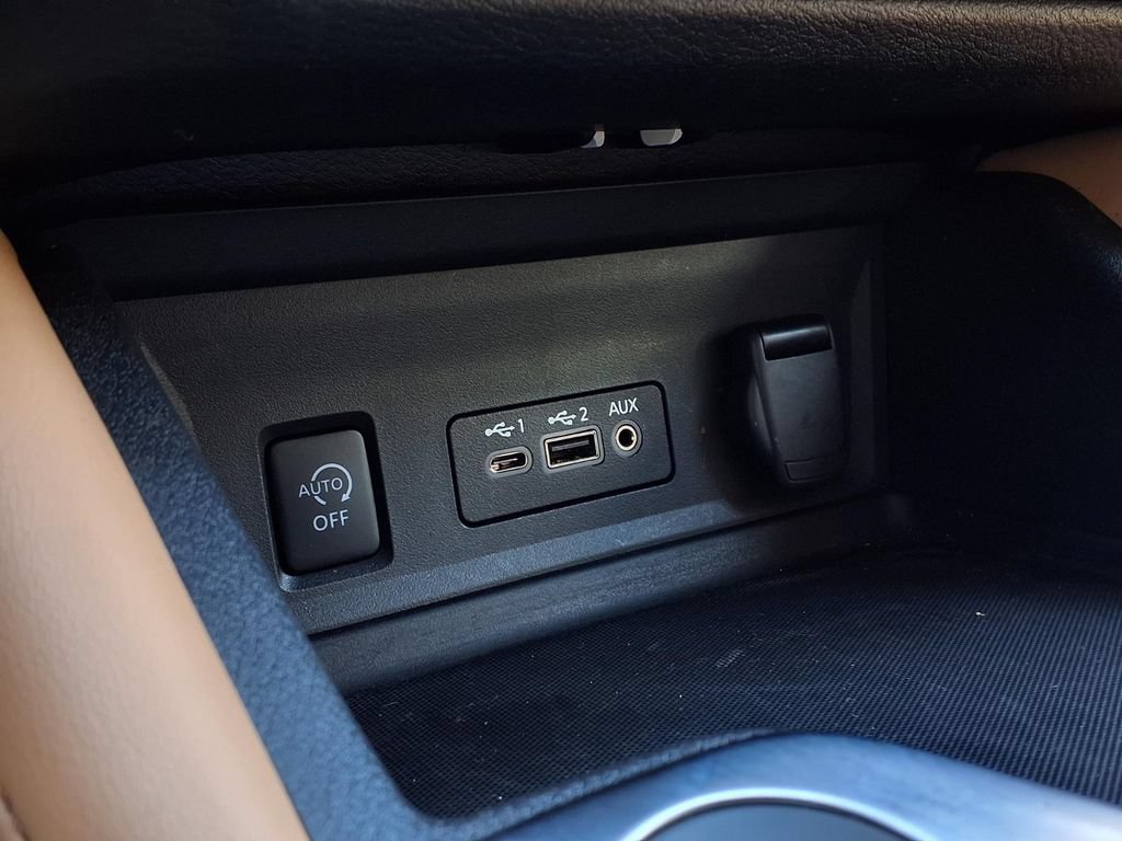 Used 2025 Nissan Sentra SV w/ SV Premium Package FWD image 11